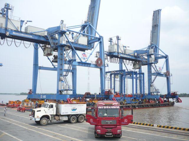 Bốc xếp, vận chuyển 7 cần cẩu giàn container từ cảng Cát Lái Tp. HCM đến cảng 189 Đình Vũ Bộ Quốc Phòng, Tp. Hải Phòng
