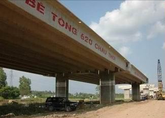 Vận chuyển dầm super - T đường cao tốc Sài Gòn - Trung Lương
