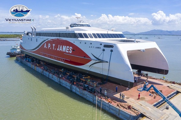 Vietranstimex tiếp nhận, vận chuyển và hạ thuỷ thành công một trong những mẫu tàu nhôm cao tốc hai thân lớn nhất thế giới