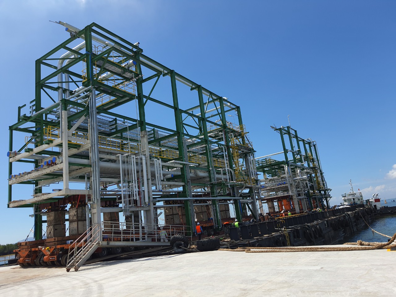 TRANSPORT 17 PIPERACK MODULES OF B&C PACKAGE UNDER THE SOUTHERN PETROCHEMICAL COMPLEX PROJECT (October/2020 - January/2021)